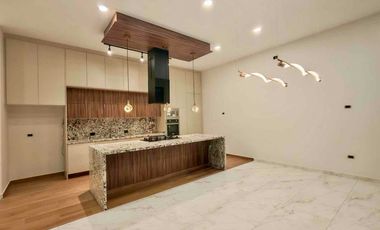 Amplia Casa de Lujo en Venta en Parque Jalisco, lomas de Angelopolis