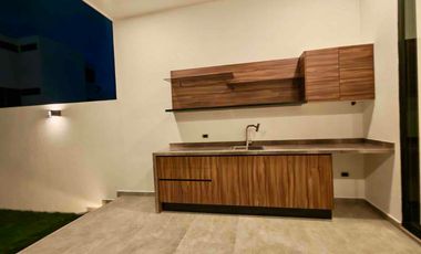 Amplia Casa de Lujo en Venta en Parque Jalisco, lomas de Angelopolis