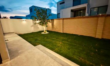 Amplia Casa de Lujo en Venta en Parque Jalisco, lomas de Angelopolis