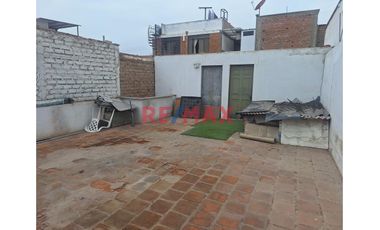Venta De Casa En Urb. Los Laureles - Chorrillos