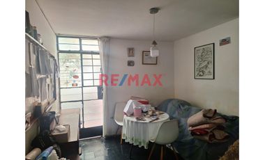 Venta De Casa En Urb. Los Laureles - Chorrillos