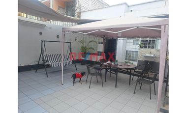 Venta De Casa En Urb. Los Laureles - Chorrillos