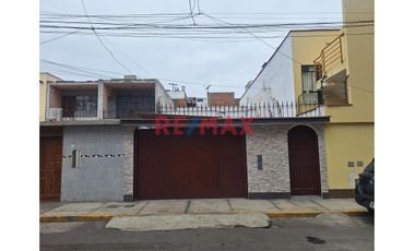 Venta De Casa En Urb. Los Laureles - Chorrillos