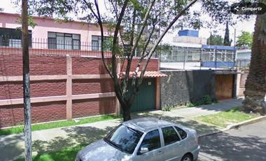 HERMOSA CASA FRENTE A CLUB DE GOLF CHURUBUSCO