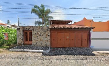 CASA EN VENTA, 4 RECAMARAS, 2 BAÑOS Y 2 LUGARES DE ESTACIONAMIENTO.