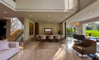 Casa con Alberca y Vista Al Campo de Golf en El Cielo - Guadalajara