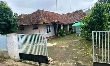 Dijual Rumah Lama Hitung Tanah Lokasi Strategis di Kebon Kolot Nagri Kaler Kota Purwakarta