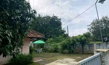 Dijual Rumah Lama Hitung Tanah Lokasi Strategis di Kebon Kolot Nagri Kaler Kota Purwakarta