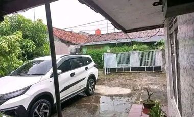 Dijual Rumah Lama Hitung Tanah Lokasi Strategis di Kebon Kolot Nagri Kaler Kota Purwakarta