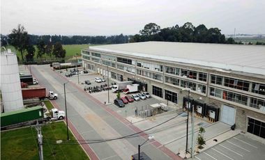 Bodega en Maravilloso Complejo Logistico Última Generación de Cota
