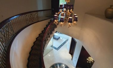 Disewa Apartemen Bukit Golf Pondok Indah furnish 4BR uk 385m﻿ at Jakarta Selatan