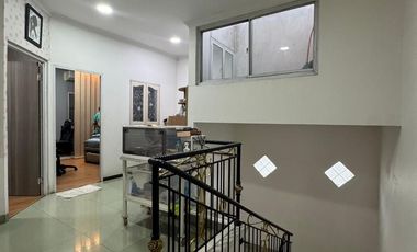 ANA RUMAH HOKI LT.198M DI KOMPLEK TAMAN HARAPAN INDAH THI JELAMBAR