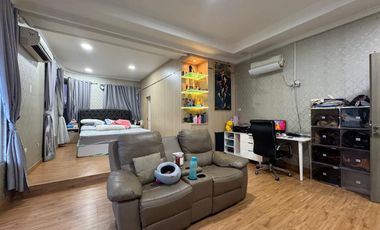 ANA RUMAH HOKI LT.198M DI KOMPLEK TAMAN HARAPAN INDAH THI JELAMBAR