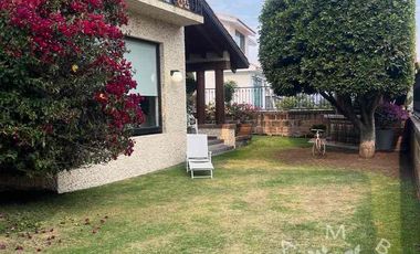 ¡IMPECABLE E ILUMINADA RESIDENCIA ESTILO MEXICANO MODERNO EN LOMA DE VALLE ESCONDIDO!