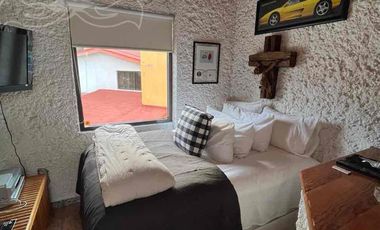 ¡IMPECABLE E ILUMINADA RESIDENCIA ESTILO MEXICANO MODERNO EN LOMA DE VALLE ESCONDIDO!