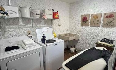 ¡IMPECABLE E ILUMINADA RESIDENCIA ESTILO MEXICANO MODERNO EN LOMA DE VALLE ESCONDIDO!