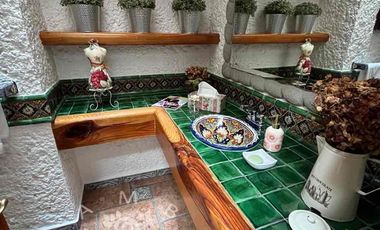 ¡IMPECABLE E ILUMINADA RESIDENCIA ESTILO MEXICANO MODERNO EN LOMA DE VALLE ESCONDIDO!