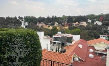 ¡IMPECABLE E ILUMINADA RESIDENCIA ESTILO MEXICANO MODERNO EN LOMA DE VALLE ESCONDIDO!