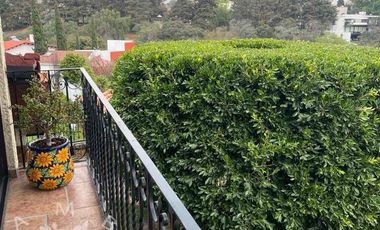 ¡IMPECABLE E ILUMINADA RESIDENCIA ESTILO MEXICANO MODERNO EN LOMA DE VALLE ESCONDIDO!