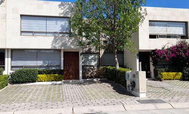 Renta casa en Lomas Virreyes Calimaya modelo Madeira - Totalmente amueblada