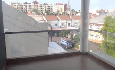 Rumah Baru Posisi Hook Taman Surya Jakarta Barat