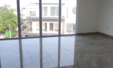 Rumah Baru Posisi Hook Taman Surya Jakarta Barat