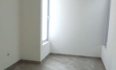 Rumah Baru Posisi Hook Taman Surya Jakarta Barat