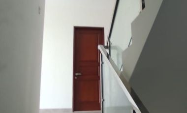 Rumah Baru Posisi Hook Taman Surya Jakarta Barat