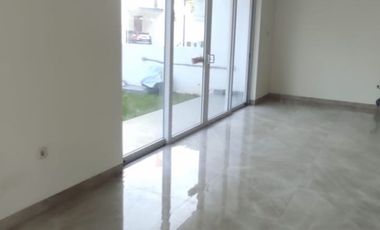 Rumah Baru Posisi Hook Taman Surya Jakarta Barat