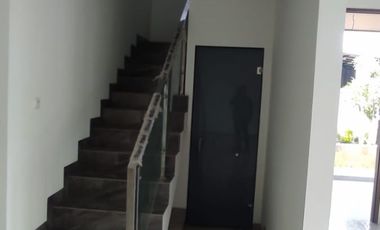 Rumah Baru Posisi Hook Taman Surya Jakarta Barat