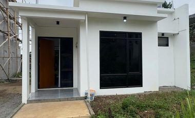Beautiful Minimalist House with a Green and Spacious Yard in Cigadung