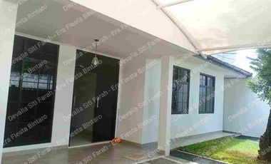 DISEWAKAN RUMAH TEROGONG, COCOK UNTUK KANTOR MAUPUN RUMAH HUNI, AKSES MUDAH, KAWASAN STRATEGIS.