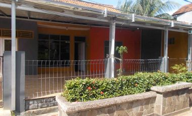 Rumah sekaligus Toko/Kios Tempat Sangat Strategis Dekat Beberapa Sekolahan Jalan Jend A Yani Purwakarta