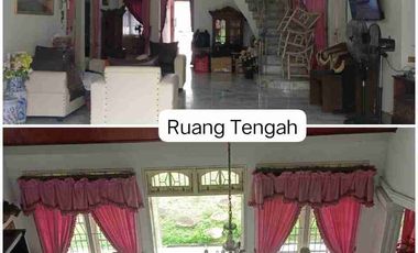 RUMAH 2 LANTAI SEMI FURNISH DI KOMPLEK ELIT ONE GATE SYSTEM – 24H SECURITY – LOKASI STRATEGIS TENGAH KOTA – BEBAS BANJIR