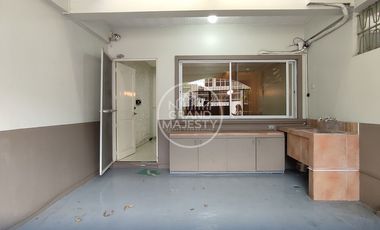 FOR SALE | Pre-Owned Townhouse in University Hills Subdivision, Caloocan City