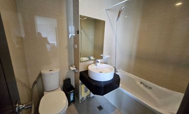 Fully Furnished Lower Penthouse 3 Bedrooms for rent in One Central Makati