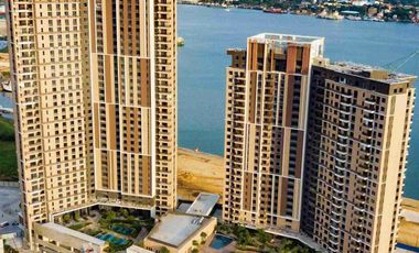 MANDANI BAY TOWER 1 WITH 2- BEDROOMS FOR RENT FACING POOL LOCATED AND PARKMALL AREA LOCATED AT THE 23RD FLOOR