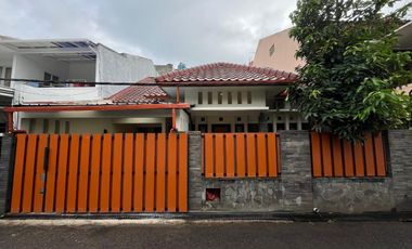 Rumah bagus siap huni di sayap Buahbatu Lengkong Turangga Bandung