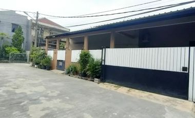 Dijual Cepat Rumah Hook Luas dan Strategis di Bulevar Hijau Harapan Indah