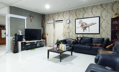 Dijual Cepat Rumah Hook Luas dan Strategis di Bulevar Hijau Harapan Indah