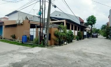 Dijual Cepat Rumah Hook Luas dan Strategis di Bulevar Hijau Harapan Indah