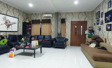 Dijual Cepat Rumah Hook Luas dan Strategis di Bulevar Hijau Harapan Indah