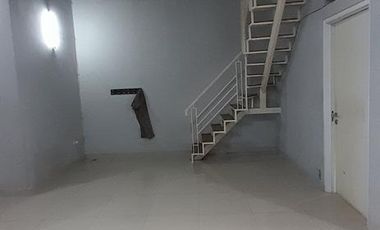 Strategis! Rumah 2 Lantai Cocok Kantor di Sayap Sudirman – 200m Grand Ballroom, SHM