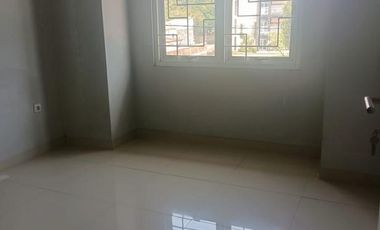 Strategis! Rumah 2 Lantai Cocok Kantor di Sayap Sudirman – 200m Grand Ballroom, SHM