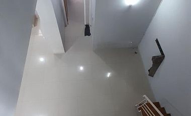 Strategis! Rumah 2 Lantai Cocok Kantor di Sayap Sudirman – 200m Grand Ballroom, SHM