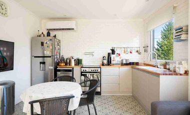 Casa 2 dorm, sobre Lote en esquina- Oportunidad!!