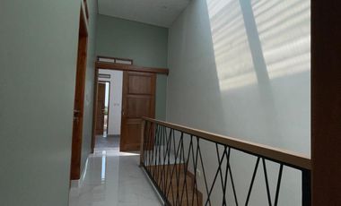 rumah minimalis bagus siap huni 2 lantai arcamanik bandung