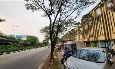 Ruko Gandeng 5 Jarang Ada depan TOL Kapuk JORR Cengkareng Jakarta Barat