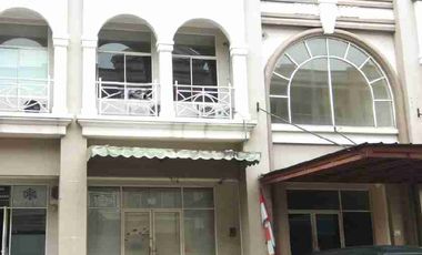 Ruko 2,5 lantai siap pakai   Area komersil Grand Gakaxy jaka setia bekasi selatan