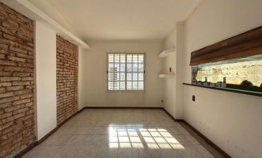 Zona Almafuerte y Blas Parera – Casa interna en Venta